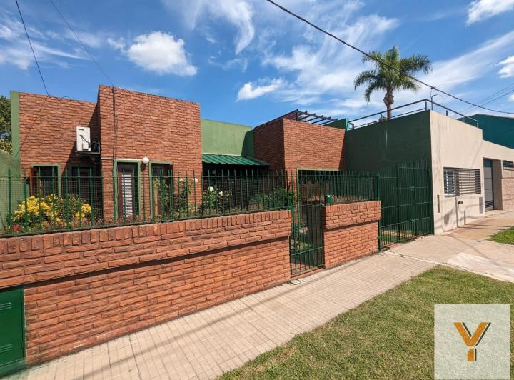 Casa · 160m² · 3 Dormitorios · 1 Cochera