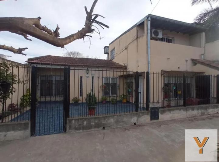 Casa · 180m² · 6 Ambientes