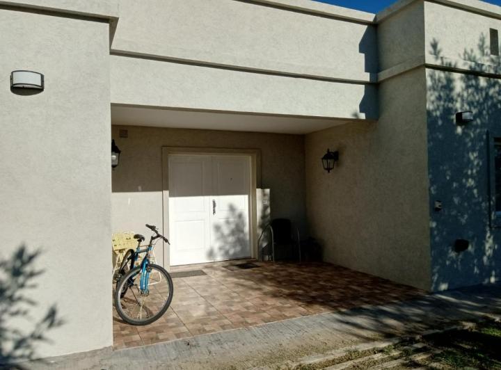 Casa · 144m² · 5 Ambientes · 2 Cocheras