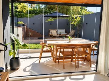 Departamento de 3 ambientes, San Isidro · Semipiso Amplio en Acassuso, de 3ambientes con Jardin con Piscina Parrilla Cocheras