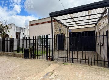 Casa · 85m² · 2 Ambientes · 4 Cocheras · Casa Venta 2 Dorm. Haedo Norte