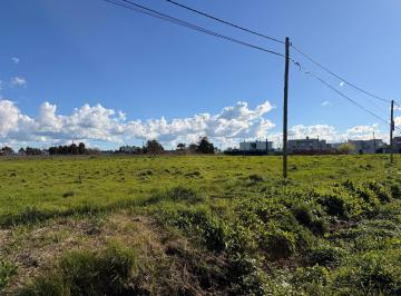 Terreno · 675m² · Lote en Venta Zona Don Carlos, 135 Esq 510