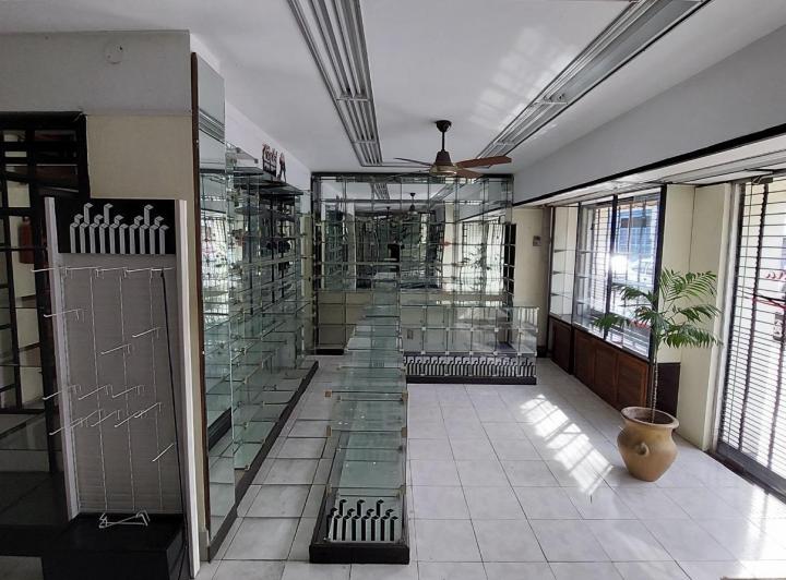 Local comercial · 96m² · 3 Ambientes