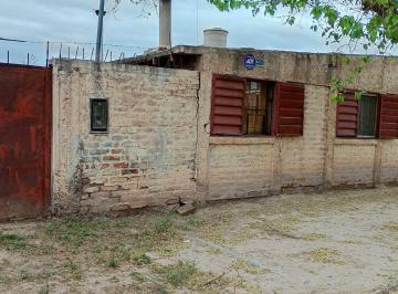 Terreno · 2100m² · Casa a Reciclar de Material con Lote Las Heras!