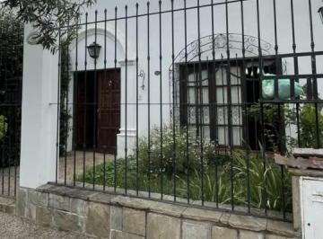 Casa de 5 ambientes, Salta · En Venta Casa Zona Shopping Alto Noa, Ideal Inversorescasa a Refaccionar con Es