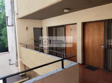 Departamento · 70m² · 7 Ambientes · 1 Cochera · Venta Depto 6ta Secc J a Calle 727. 3 Dorm Muy Amplio 1° Piso con Cochera