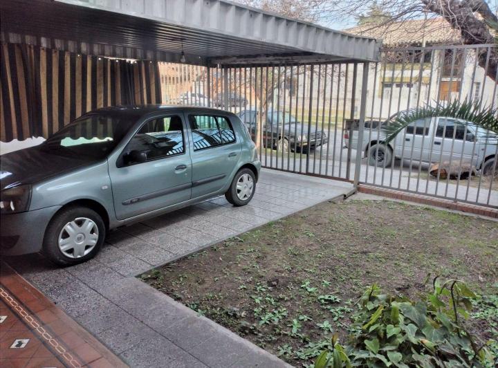 Casa · 100m² · 5 Ambientes · 2 Cocheras