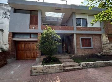 Casa de 10 ambientes, Córdoba · Casa en Alquiler, 3 Dorm. + Habitación, Patio con Asador y Terraza - Barrio General Paz, Córdo