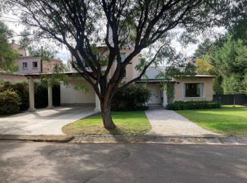 Casa de 5 ambientes, Chacras de Coria · Casa en Venta - B° El Remanso Chacras de Coria