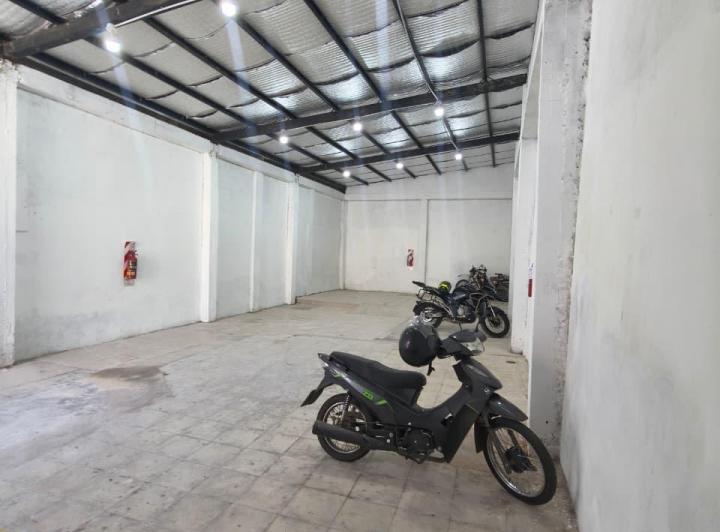 Local comercial · 200m²
