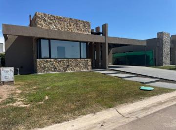 Casa de 5 ambientes, Ciudad de Mendoza · Venta Casa 4 Dorm. en Barrio Lar de Boedo Maipu