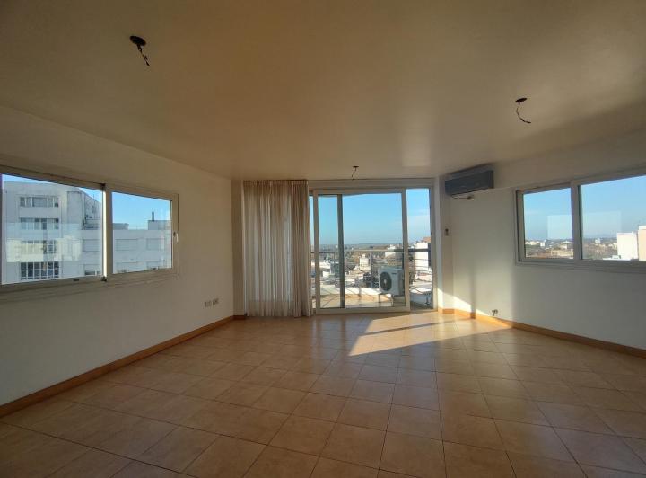 Departamento · 70m² · 4 Ambientes · 1 Cochera