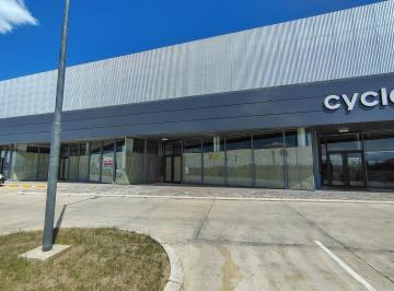 Local comercial · 500m² · 1 Ambiente · 15 Cocheras · Alquiler Local 500 m² Sobre Circunvalacion con Excelente Exposicion!