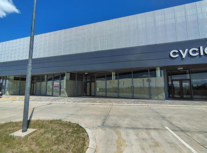 Local comercial · 500m² · 1 Ambiente · 15 Cocheras