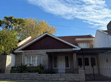 LOY-LOY-1821_2 · Chalet en Venta 5 Ambientes con Jardín y Garage - Stella Maris