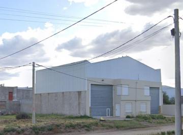 Bodega-Galpón de 3 ambientes, Bahía Blanca · Galpón de 320 m², con Doble Entrada Apta Para Camiones y Patio.