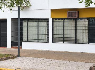 Local comercial · 105m² · Locales - a La Calle - Centro, Resistencia