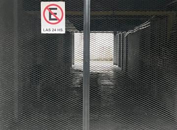 Garage , Villa Devoto · Alquilo Cochera Cubierta Excelente Ubicacion y Salida a Avs