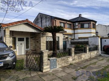 Casa · 113m² · 3 Ambientes · 3 Cocheras · Venta Casa 3 Ambientes con Pileta Villa de Mayo