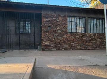 Casa de 8 ambientes, Dorrego · Inprogroup Alquila Casa