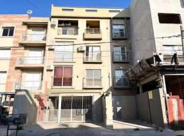MPI-MPI-5779_2 · Alquiler Dpto 2 Amb C/cochera Al Frente en Villa Luzuriaga!