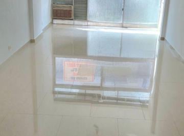 Oficina comercial de 1 ambiente, San Nicolás · Oficina Al Frente con Baño Privado y Muy Luminosa - Reciclada a Nueva