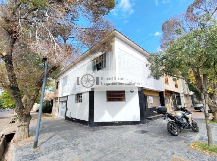 Casa · 103m² · 7 Ambientes · 1 Cochera