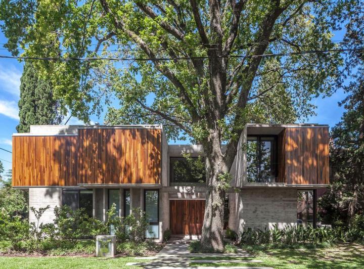 Casa · 300m² · 5 Ambientes · 3 Cocheras