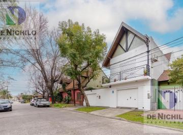 Casa · 287m² · 7 Ambientes · 1 Cochera · Hermosa y Amplia Casa de Categoria en Quilmes