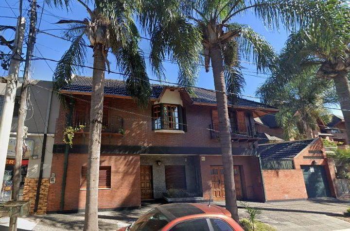Casa · 160m² · 4 Ambientes · 1 Cochera
