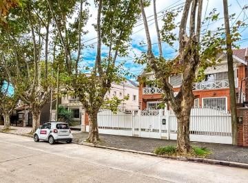 Casa · 600m² · 8 Ambientes · 2 Cocheras · Casa en Alquiler, 5 Dorm., con Jardín - Martínez, San Isidro