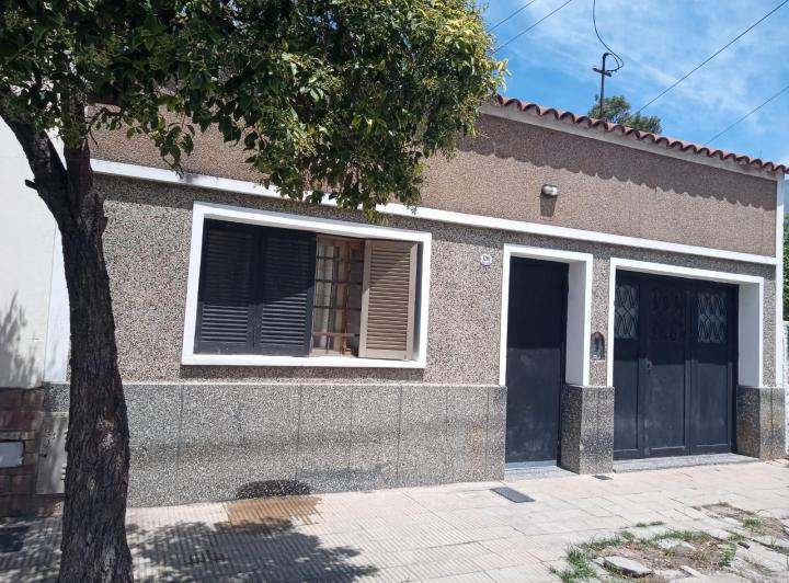 Casa · 103m² · 9 Ambientes · 1 Cochera
