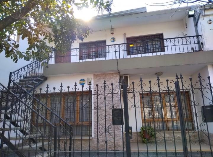Casa · 172m² · 8 Ambientes · 2 Cocheras