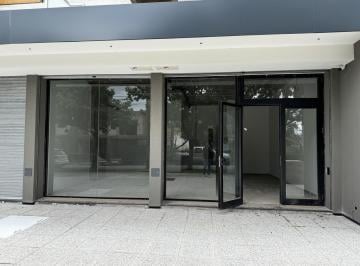 Frente · Local a Estrenar en Alquiler en Complejo Opera Plaza