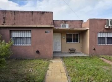 Casa · 180m² · 4 Ambientes · Casa en Venta - 3 Dorm. 1 Baño - Cochera - 275 m² - Longchamps