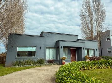 Casa · 600m² · 4 Ambientes · 3 Cocheras · Venta Casa Rumenco 4 Ambientes con Pileta
