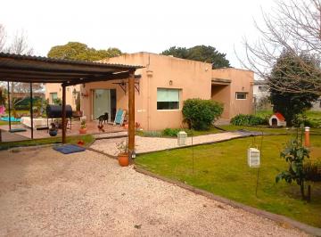 Casa · 210m² · 4 Ambientes · 1 Cochera · Venta Casa 4 Amb. con Parque. Las Margaritas. Apta Credito