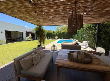 Casa · 210m² · 4 Ambientes · 2 Cocheras · Alquiler Temporal en Talar del Lago 2 Corredor Bancalari Tigre