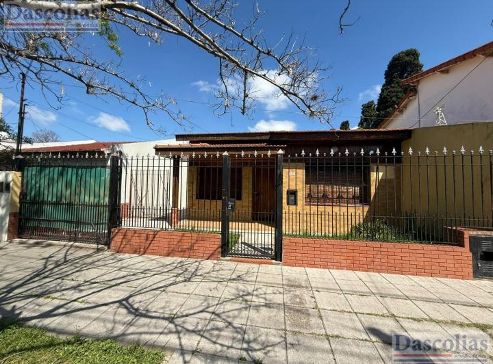 Casa · 300m² · 3 Ambientes · 1 Cochera