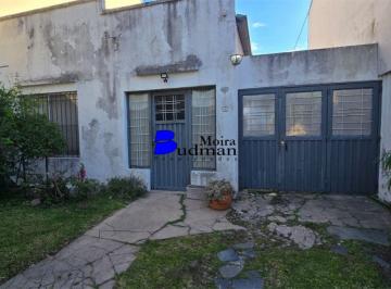 Casa de 3 ambientes, San Isidro · Casa a Reciclar – Lote 8,68 X 25,53 – Oportunidad!