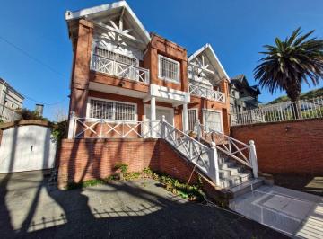 Casa de 6 ambientes, San Isidro · Casa en Alquiler en Martínez | 4 Dorm. | 2 Suites | Playroom 90 m² | Pileta | Garage 4 Autos
