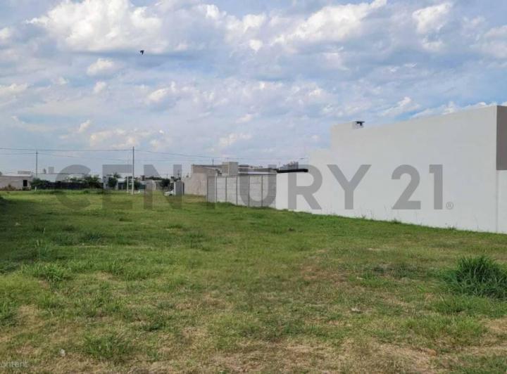 Terreno · 450m²