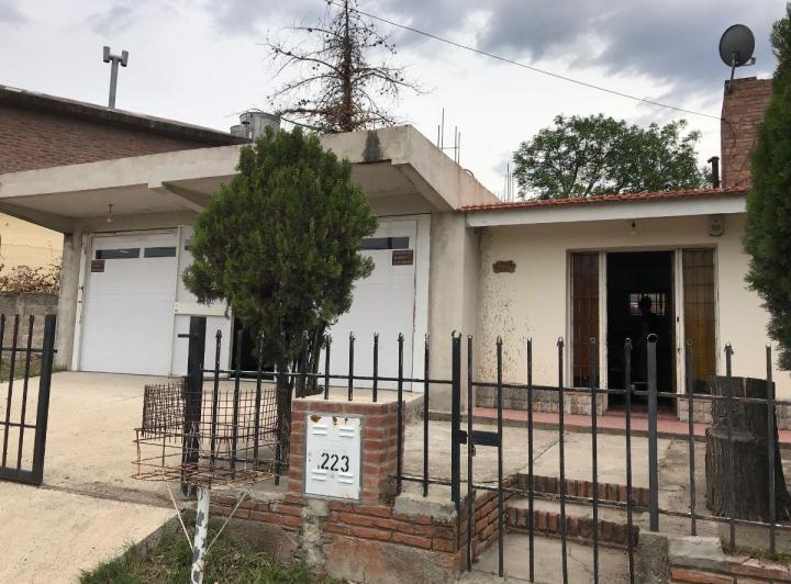 Casa · 70m² · 3 Ambientes · 2 Cocheras