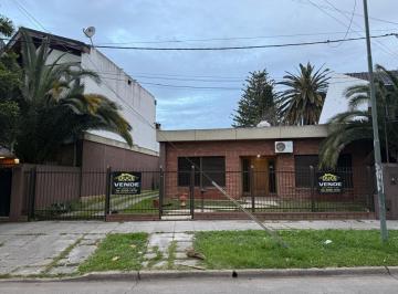 Casa · 270m² · 3 Ambientes · 1 Cochera · Casa Lote Propio