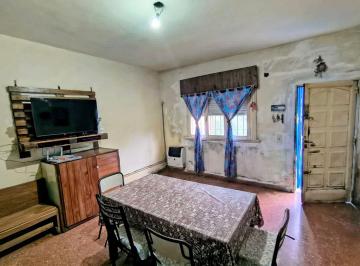 Casa · 70m² · 3 Ambientes · 1 Cochera · Venta - Casa 3 Ambientes C/cochera - Isidro Casanova