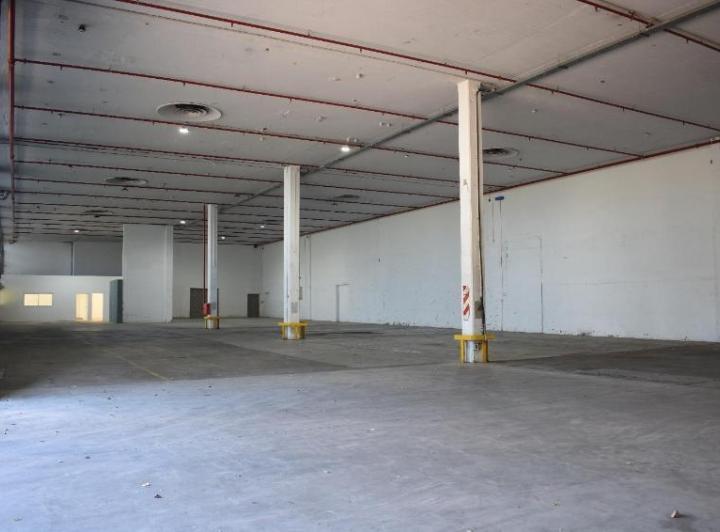 Depósito · 2315m²