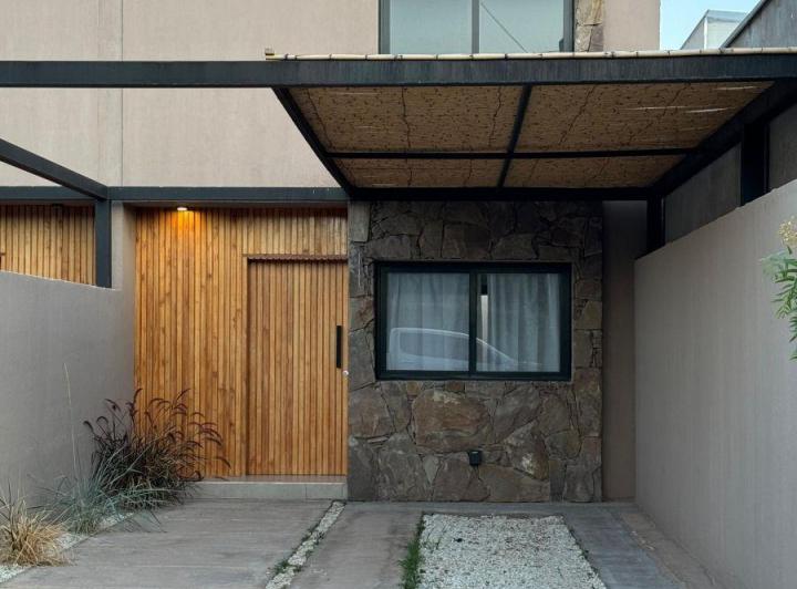 Casa · 89m² · 5 Ambientes · 1 Cochera