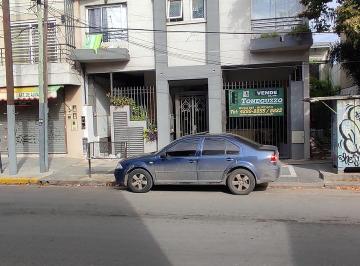 FRENTE · Departamdepartamento 2 Ambientes a m de Av Espora Sobre Calle Alsinaento en
