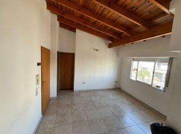 Departamento de 2 ambientes, La Matanza · Semipiso Al Frente 2 Amb. en Alquiler Ramos Mejia