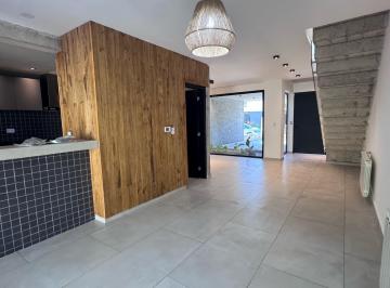 Casa · 168m² · 6 Ambientes · Fabuloso Dúplex en La Luisita en Alquiler Córdoba Zona Sur de La Ciudad